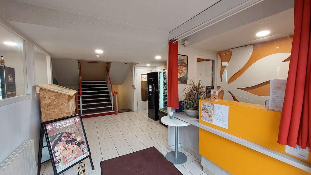 Premiere Classe Cran-gevrier Hotel